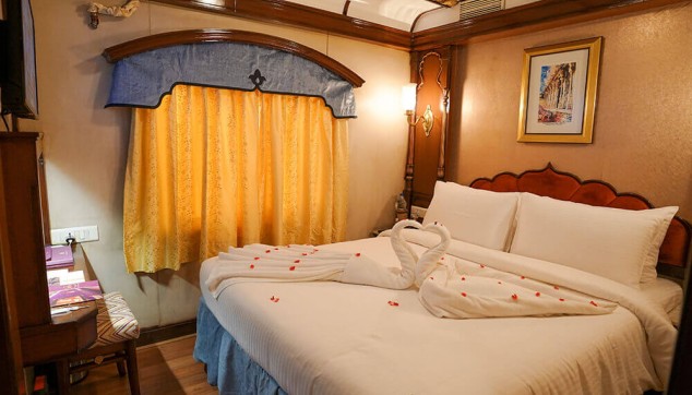 Glimpse of Karnataka On The Golden Chariot Train