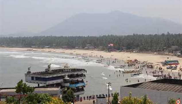 Visit Murudeshwara Beach in Karnataka