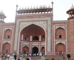 Akbar Tomb visit including entry fee