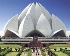 Private Delhi City tour visiting India Gate Red fort Lotus Temple with Lunch