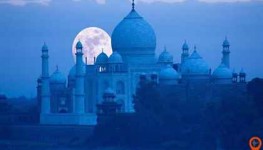 Taj Mahal Visit In Moonlight - indiator