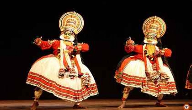 Kathakali Dance Show With Delicious Dinner