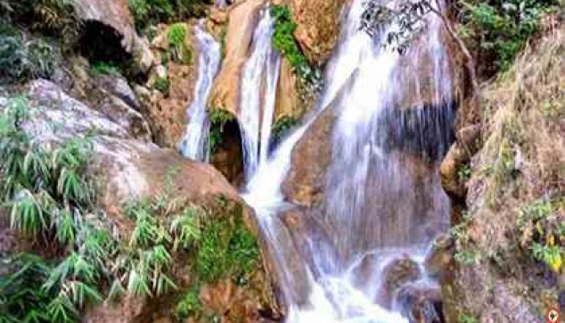 spectacular waterfall trekking