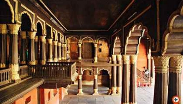 Explore the Tipu Sultan Palace a